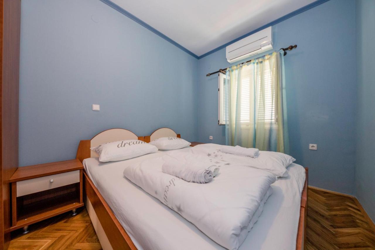Apartmani Ana & Milo Lopar Extérieur photo