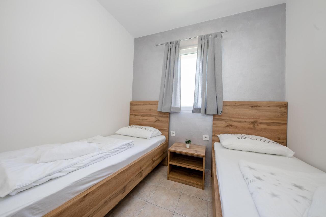 Apartmani Ana & Milo Lopar Extérieur photo