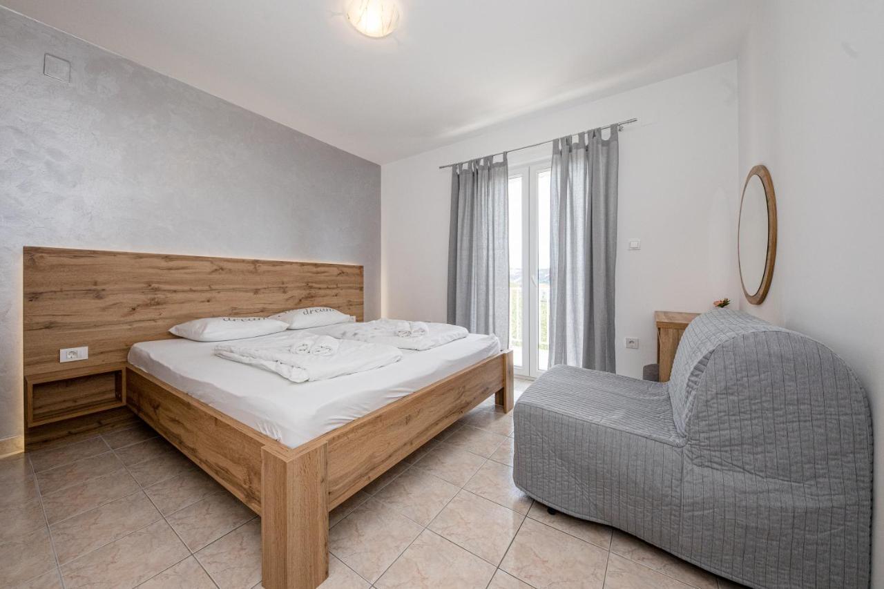 Apartmani Ana & Milo Lopar Extérieur photo